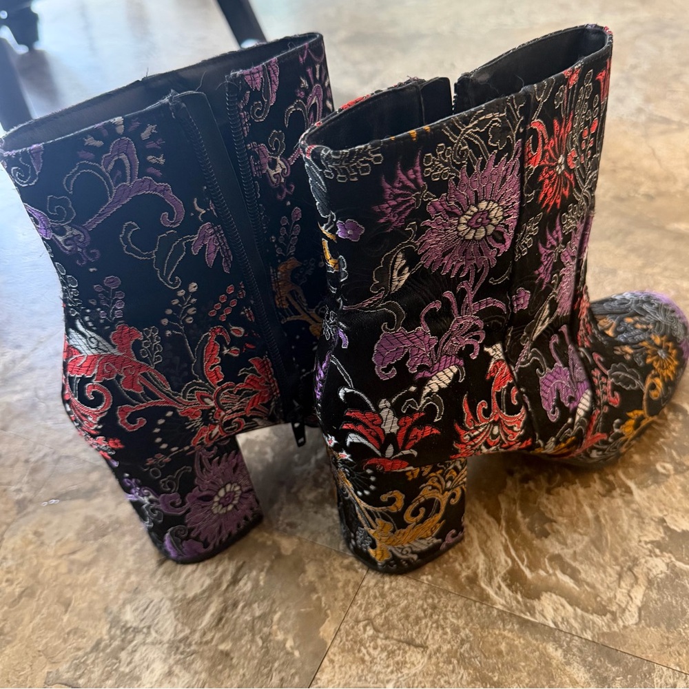 Women's Black Floral Embroidered Block Heel Ankle Boots